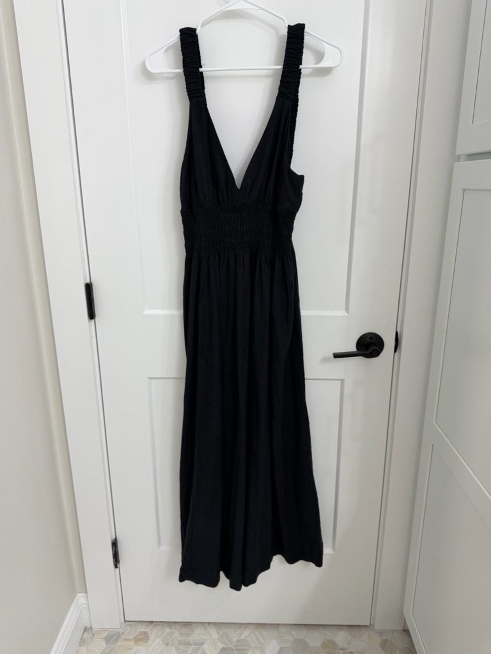 Abercrombie & Fitch Black V-Neck Smocked Strap Maxi Dress